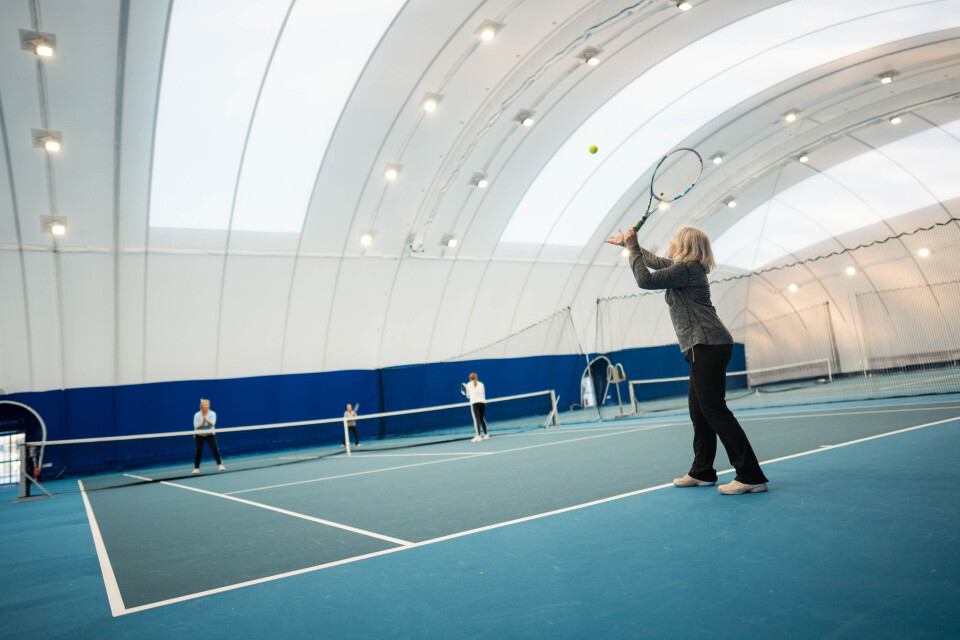 21 11 HIT IT Indoortennis 12