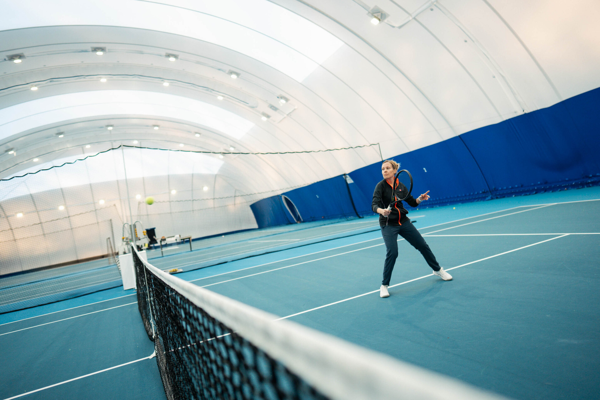 21 11 HIT IT Indoortennis 14