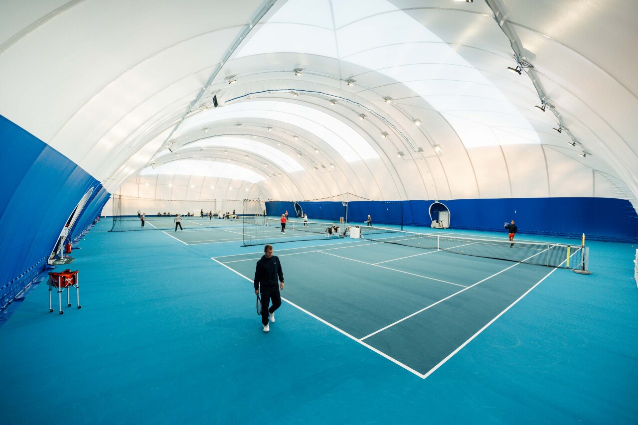 21 11 HIT IT Indoortennis 16