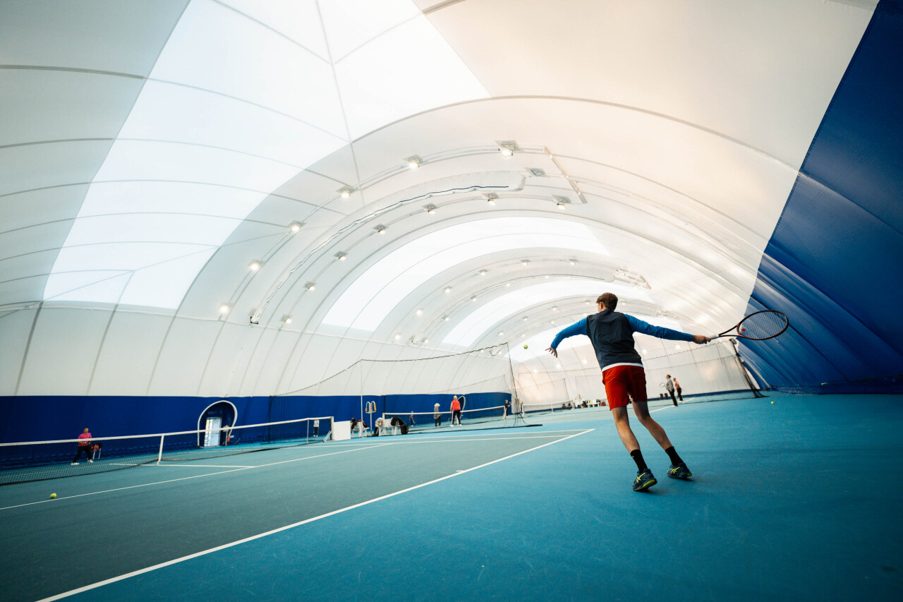 21 11 HIT IT Indoortennis 18