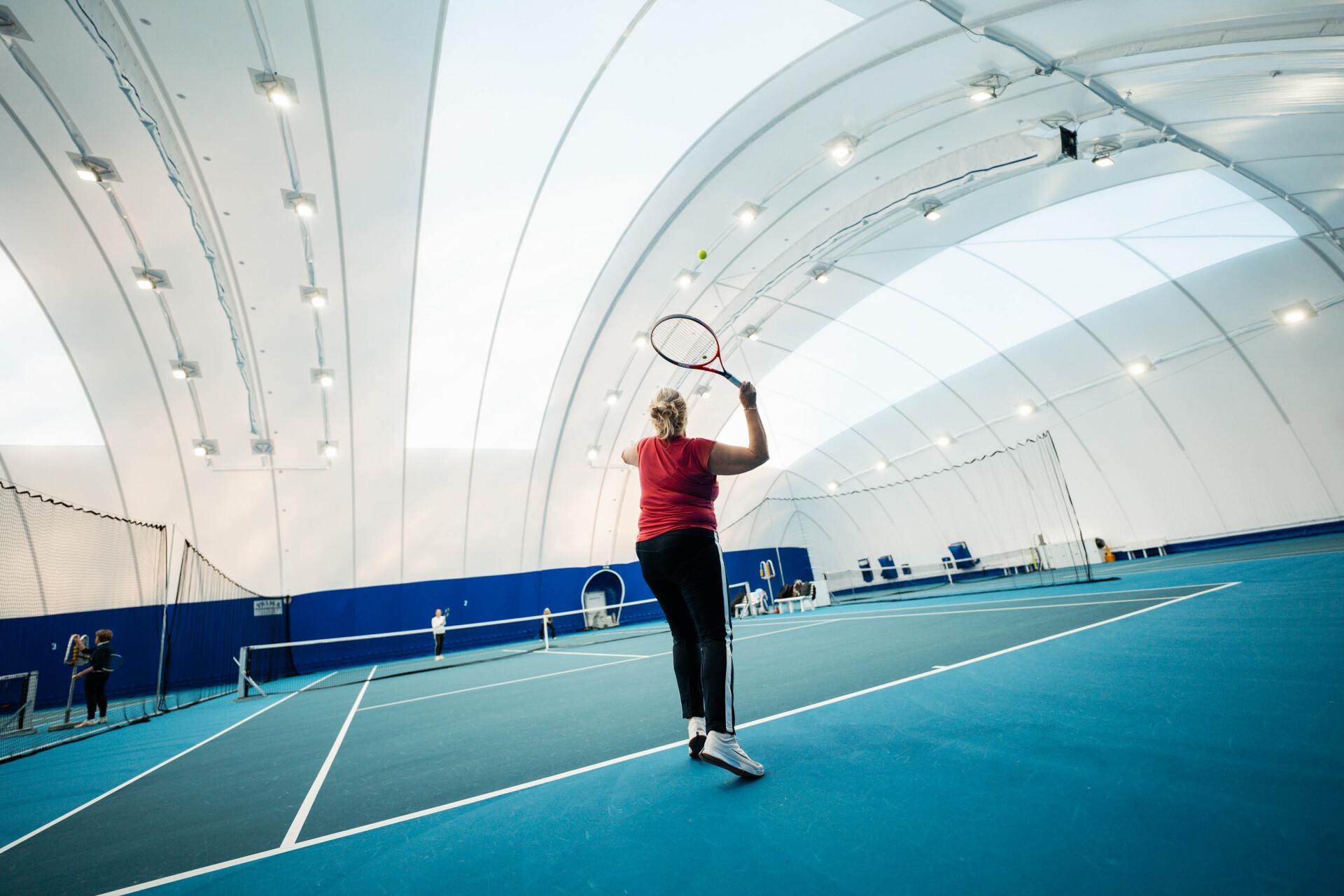 21 11 HIT IT Indoortennis 27